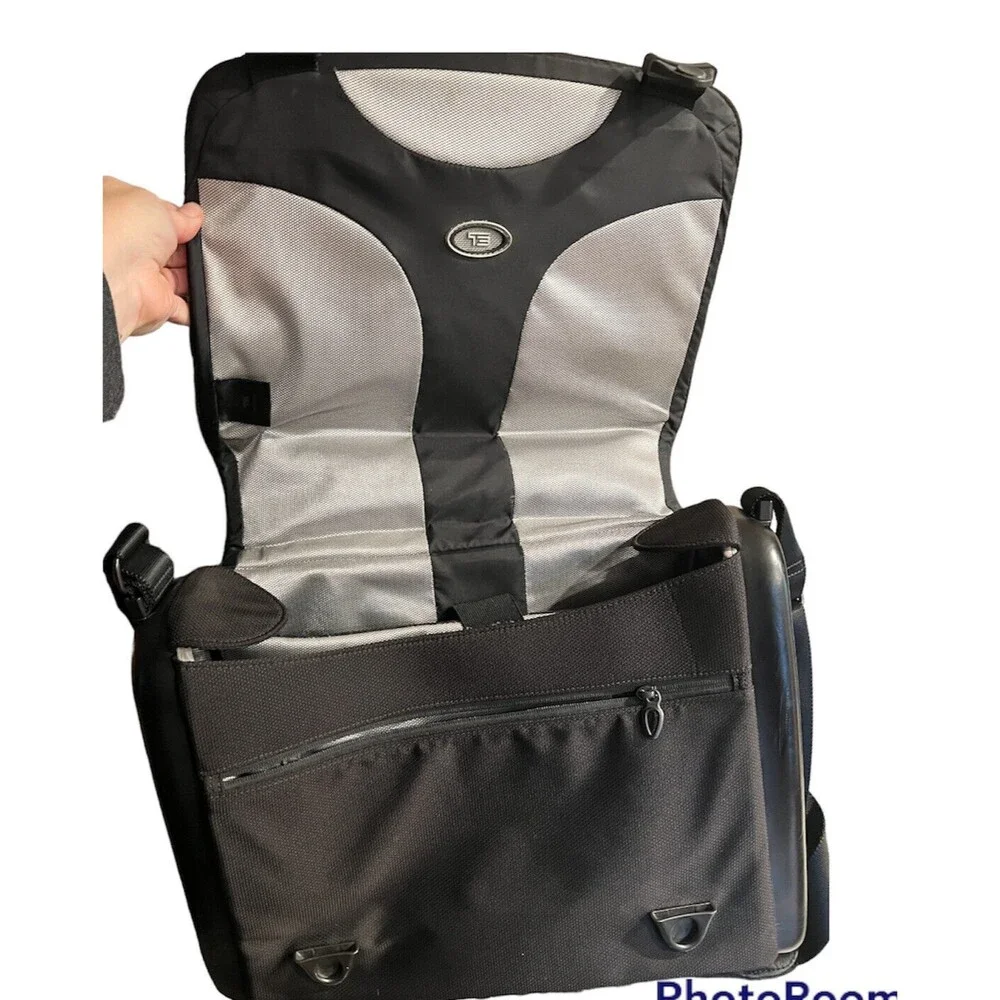 TUMI T3 Messenger Bag Flip Flap Black Briefcase 13in Laptop Computer 6401STE